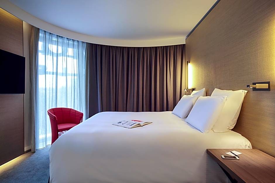 Radisson Blu CDG Airport Terminal Hotel, Paris