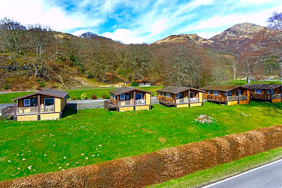 Appin Holiday Homes - Lodges, Shepherds Hut and Train Carriage stays