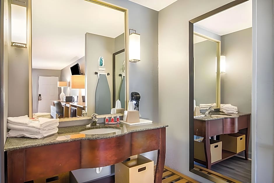 Suburban Studios Brunswick I-95