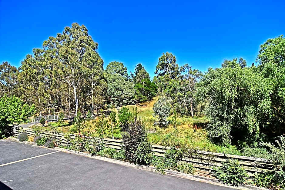 Main Lead Ballarat Motel