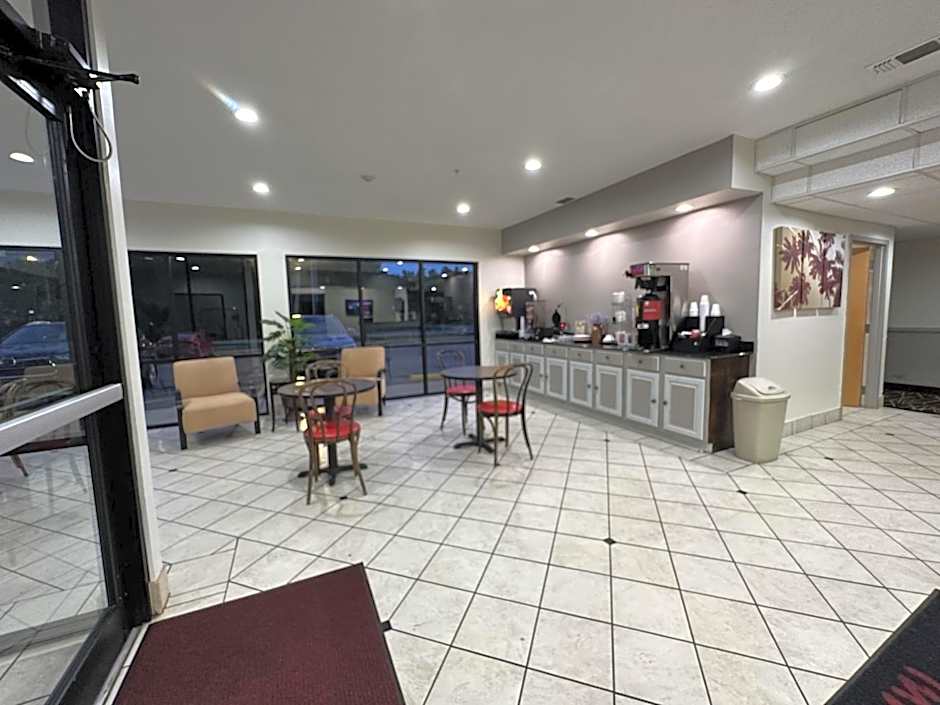 Red Roof Inn & Suites Biloxi - Ocean Springs