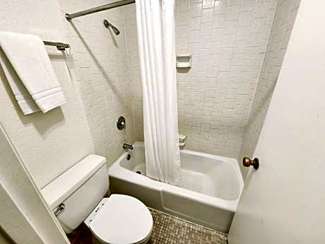 Queen Room with Two Queen Beds - Smoking