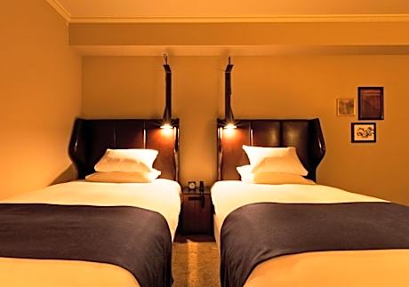 Corner Twin Room with Club Lounge Access - Dinner and Breakfast Included - Sushi & Sukiyaki Kaiseki Course - Non-Smoking
