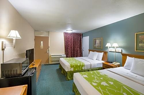 Rodeway Inn and Suites