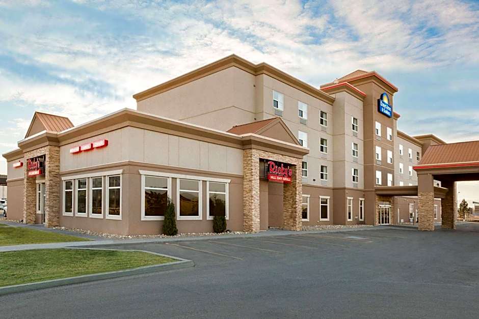 Days Inn & Suites by Wyndham Edmonton Airport