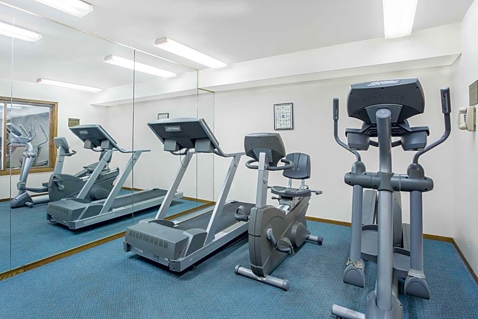 Hawthorn Suites Green Bay