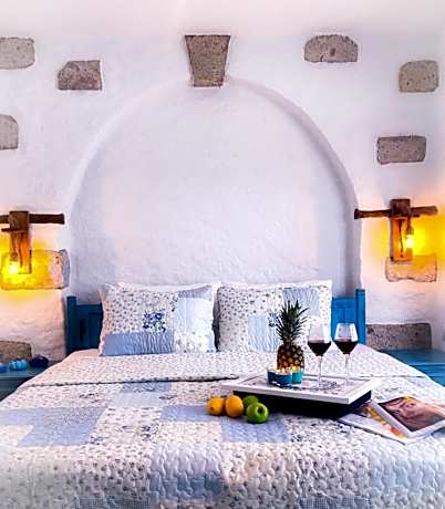 Deluxe Double Room (2 Adults + 1 Child)