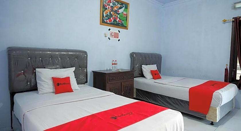 RedDoorz Syariah near Stasiun Pekalongan 3