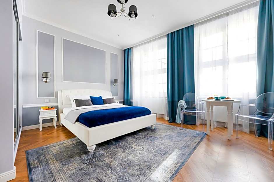 Main Square Apartments