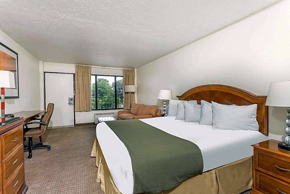 Days Inn by Wyndham Bedford