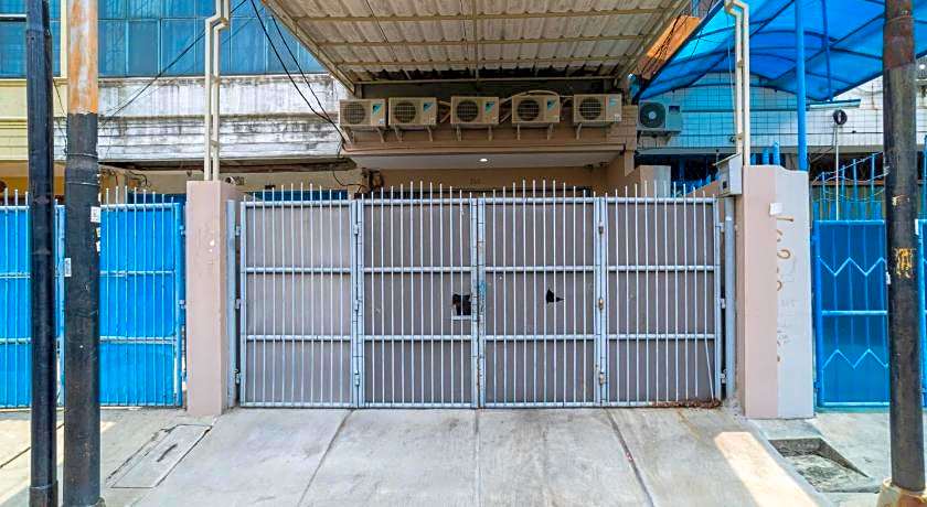 KoolKost near Mangga Besar Station