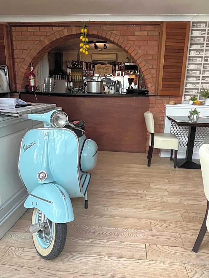 Sorrento Hotel & Restaurant