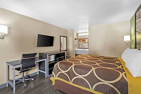 1 King Bed, Mobility Accessible Room, Smoking