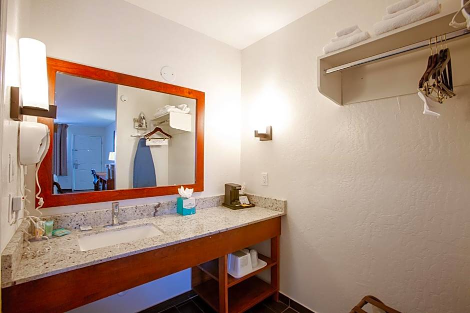 The Hotel Serene Glendale Peoria, Surestay Collection by BW