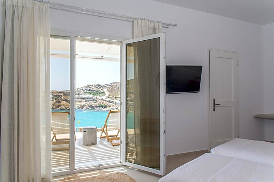 Super Paradise Hotel