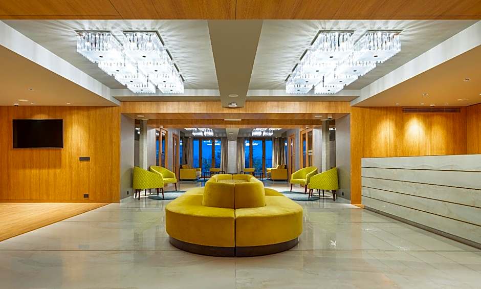 Modi Yoga Retreat - A Luxurious Yoga Retreat on the banks of Ganges