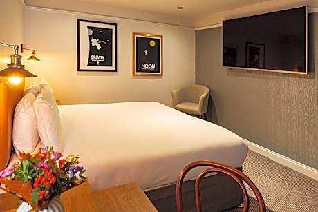 Cozy Double Room No Window- Non-Smoking