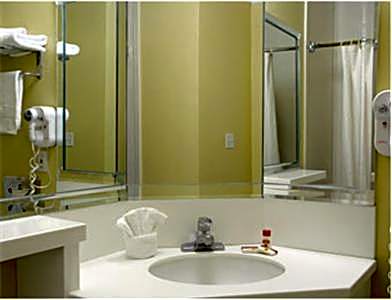 Super 8 by Wyndham Los Angeles Downtown