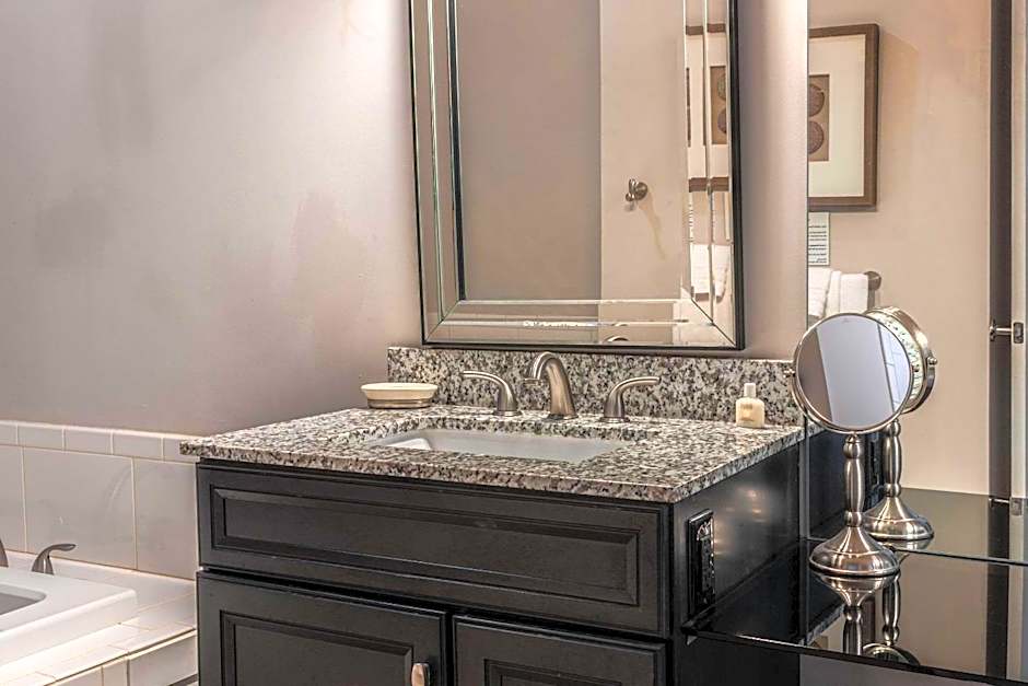 Inn on the Square, Ascend Hotel Collection