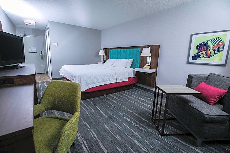 Photo 1 of 10 of 1 King Bed, Hearing Accessible