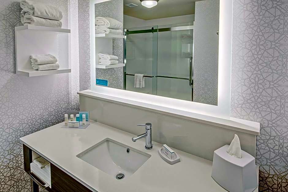 Hampton Inn By Hilton Fresno Airport