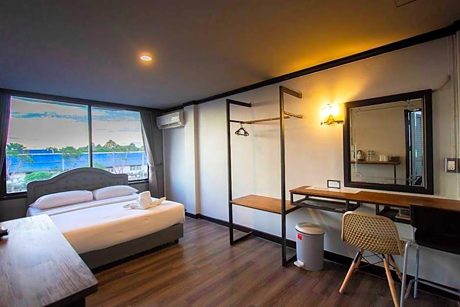 Pimpimarn Beach Hotel