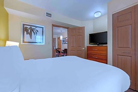 2 Bedroom Suite 2 Queen Beds Non-Smoking
