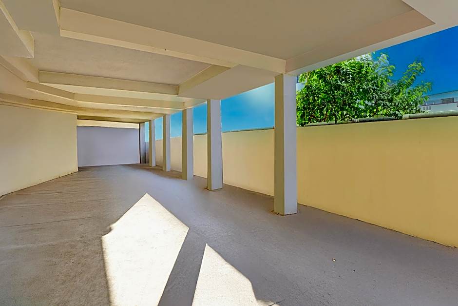 Apartment JLS Gruha By OYO Rooms – Chennai, IL