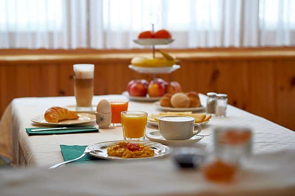 Hotel Sonnenhalde, Arosa