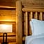 Basecamp Lodge Golden