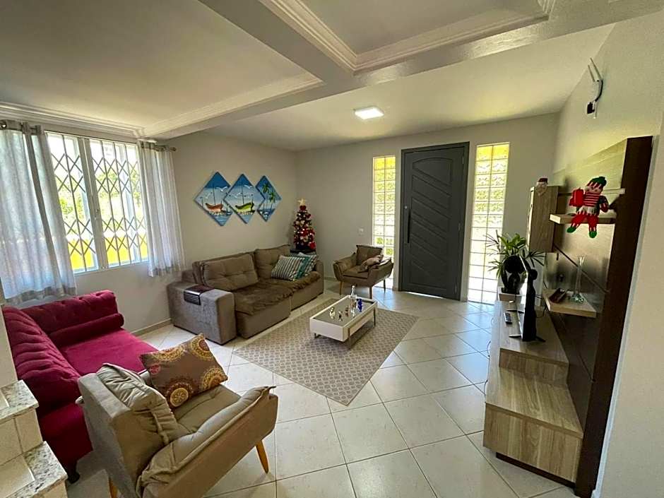 cód 11 - Excelente casa localizada á 180m do mar!