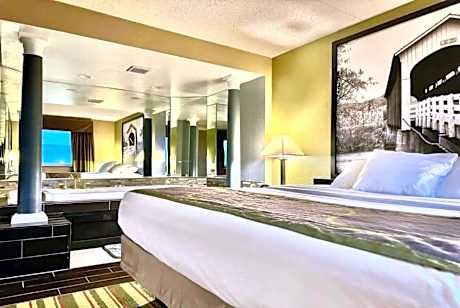 King Suite with Jetted Tub - Non-Smoking