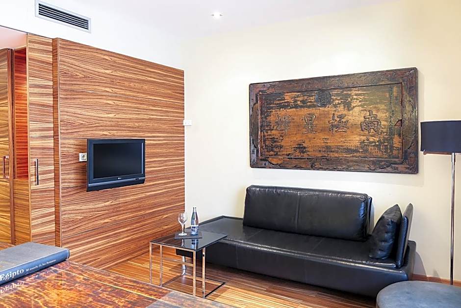 Hotel Gran Derby Suites
