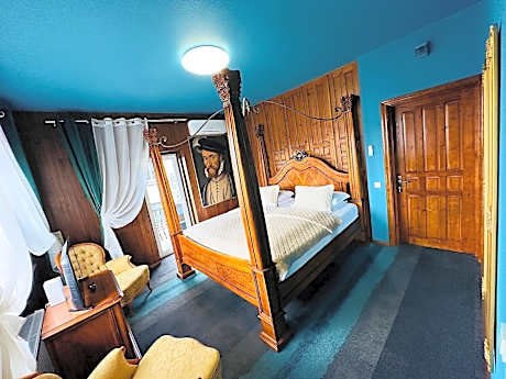 Broken bed hootel