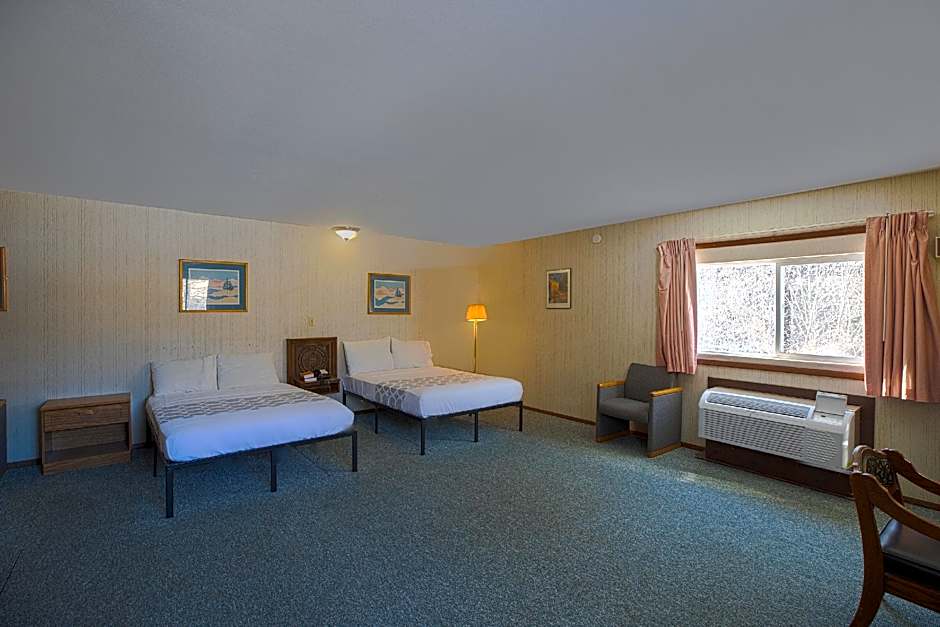 Love Hotels Tomahawk by OYO at Lake Mohawksin WI
