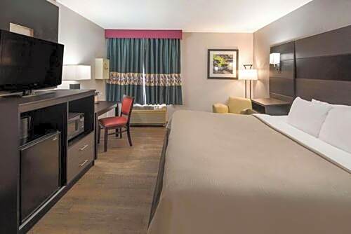 Quality Inn & Suites Cincinnati I-275