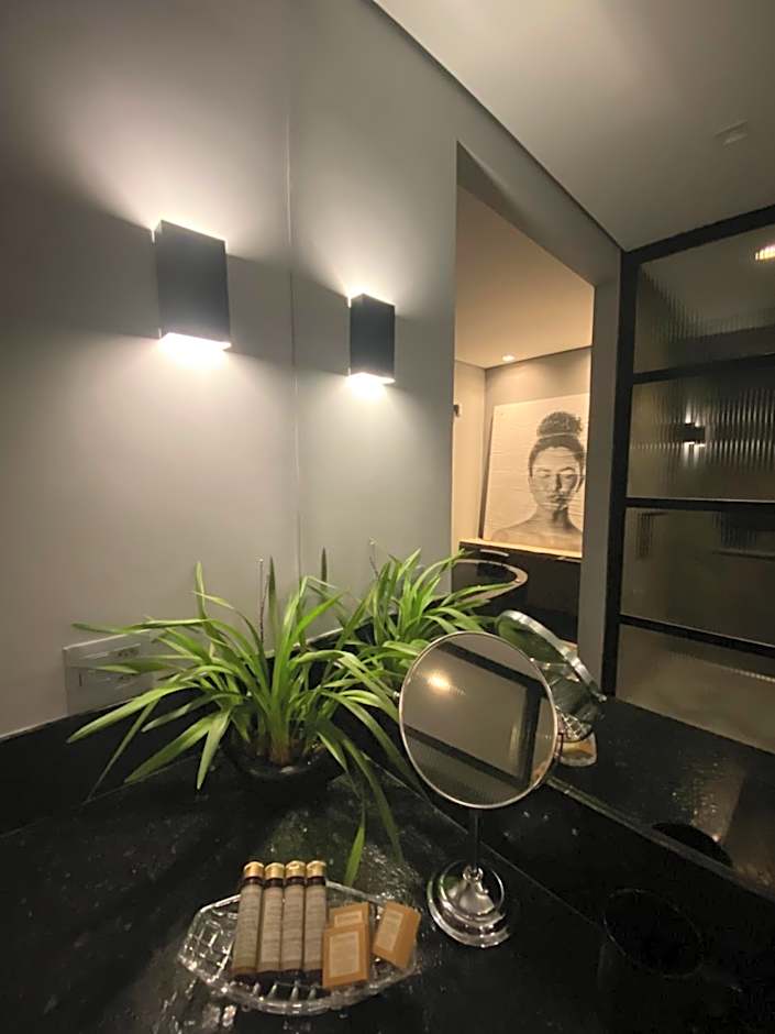 Exclusive Oásis by Lotta De Macedo Soares