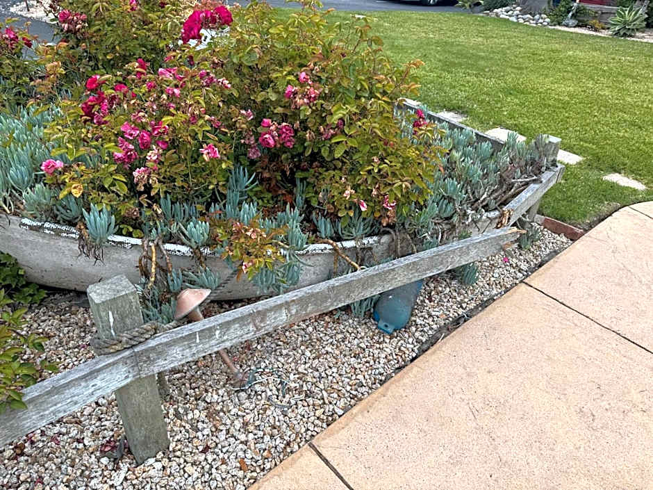 Captain's Inn at Moss Landing