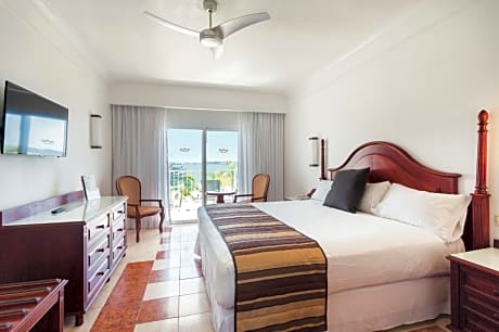 Double Room with partial sea view