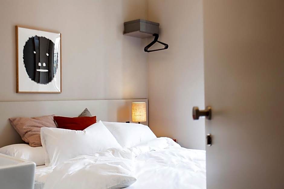 DestinationBCN - Universitat Rooms