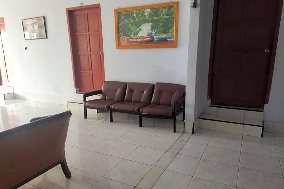 Hotel O Wisma Phinisi Syariah Near Mall of Pinrang Sejahtera