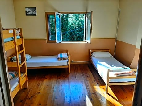 Mixed Dormitory Room