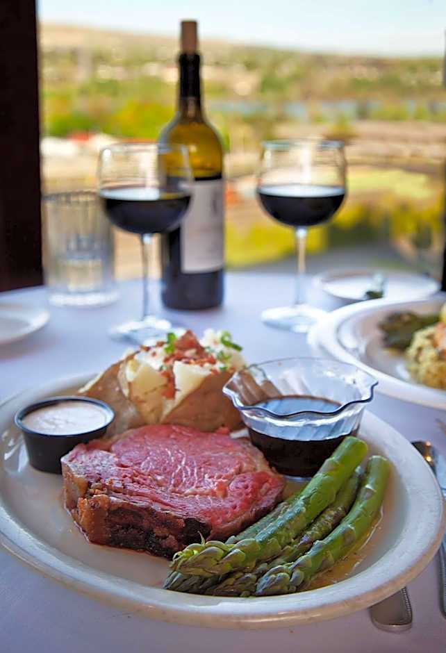 Coast Wenatchee Center Hotel