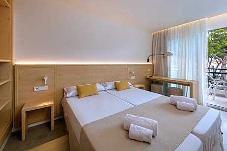 Superior Twin Room with Sea View