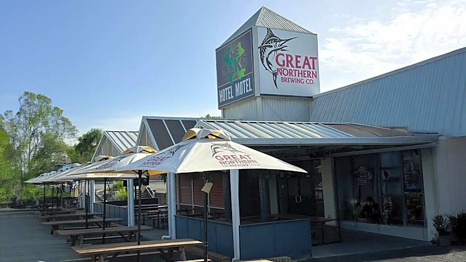 The Oaks Hotel Motel