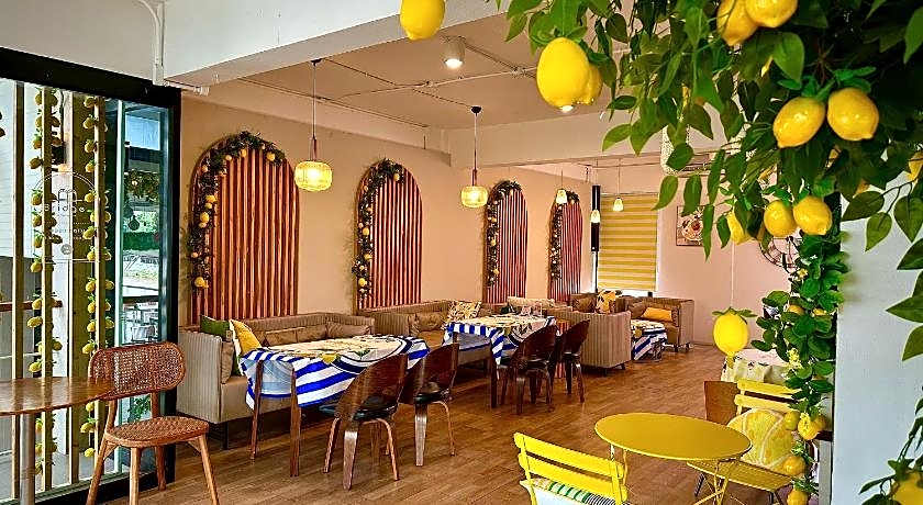 Dragon River Avenue Hotel