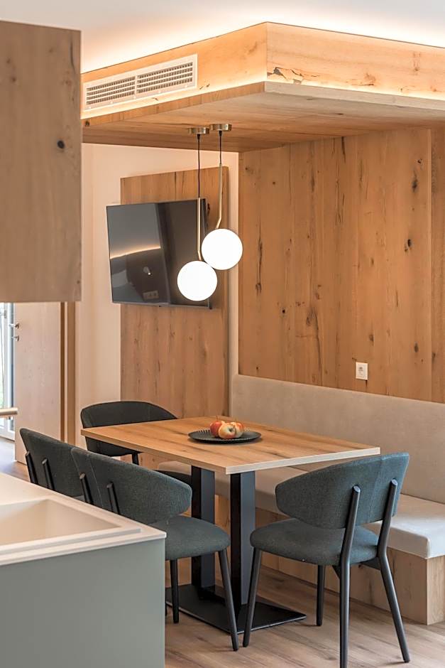 Laurena Aparthotel near Brixen
