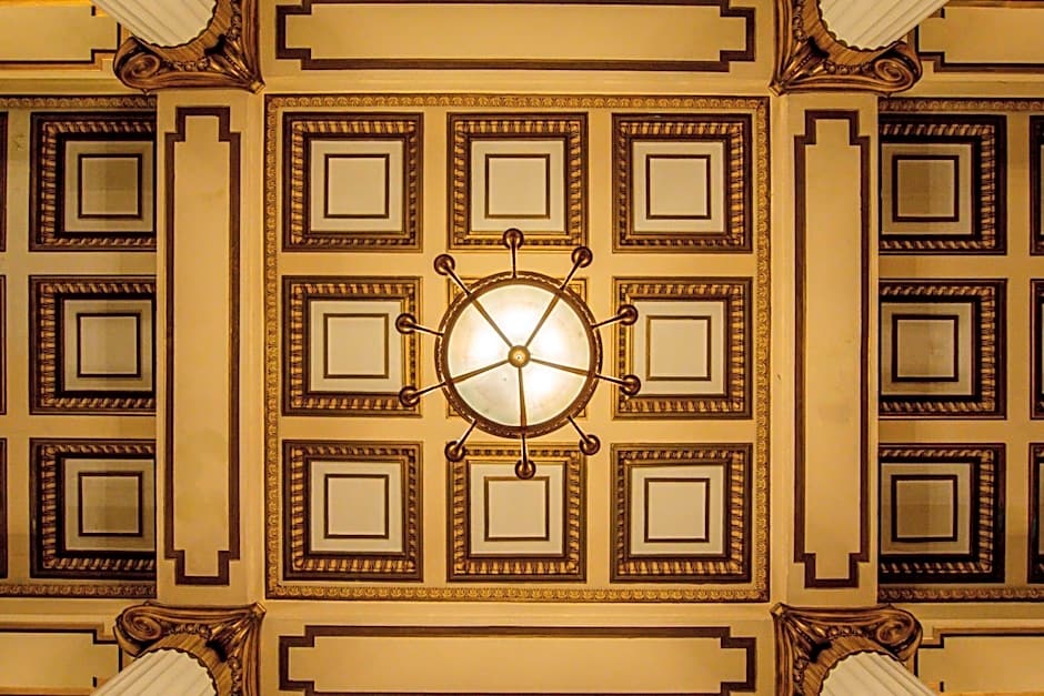 Britannia Adelphi Hotel