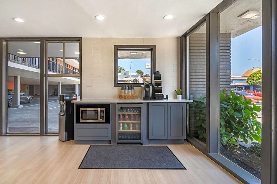 La Luna Inn, an Ascend Collection Hotel