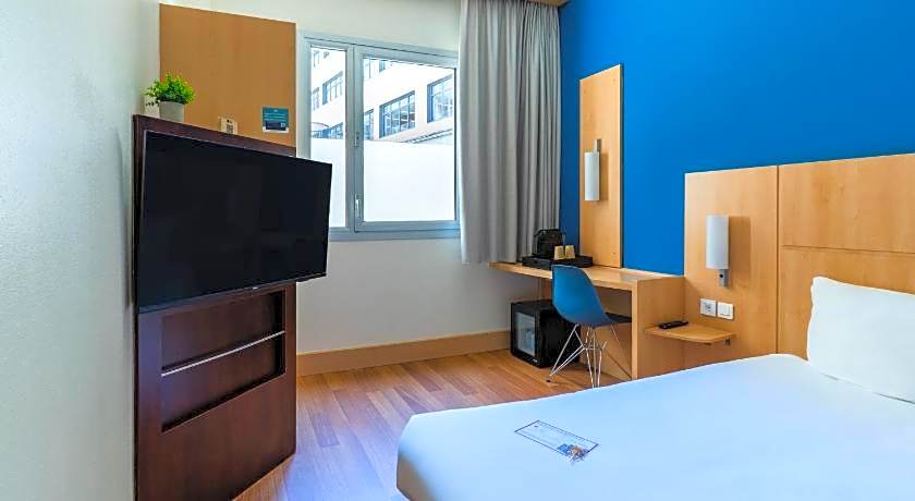 ibis Barcelona Pza Glories 22